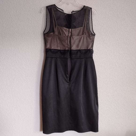 MAXANDCLEO Size 8 NWT Beautiful Black Sheath Sleeveless Knee length Dress - Picture 8 of 11